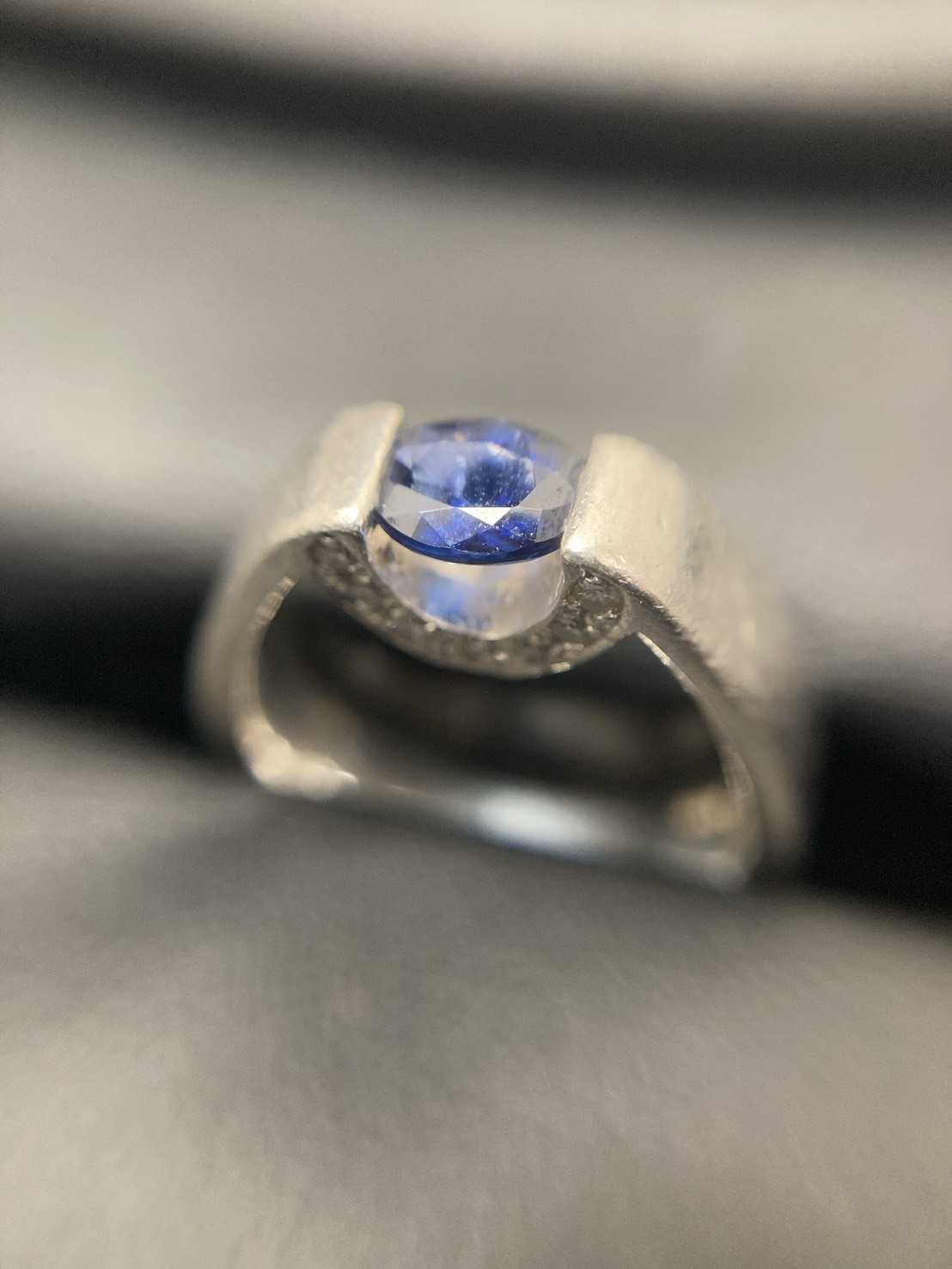 買取大吉 カラーストーン付きプラチナリング