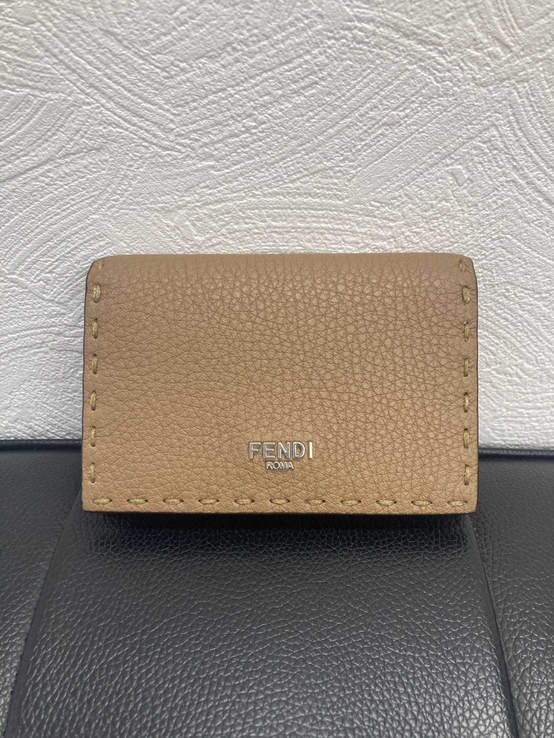 買取大吉 フェンディ　財布