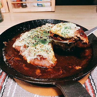 どでかチーズハンバーグ