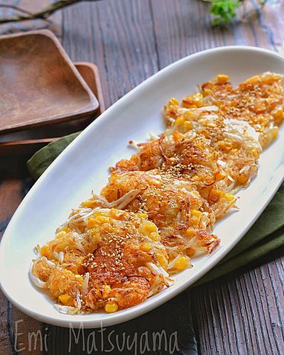 水、卵、小麦粉不要でも絶品！冷凍コーンともやしのチーズチヂミ