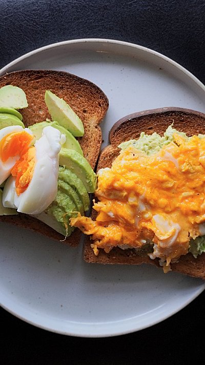 アボカドクリームチーズトースト