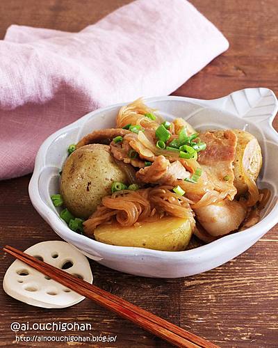 あごだしつゆで味付け簡単！新じゃがでラクラク肉じゃが