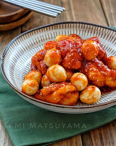 うずらの卵入り揚げないヤンニョムチキン