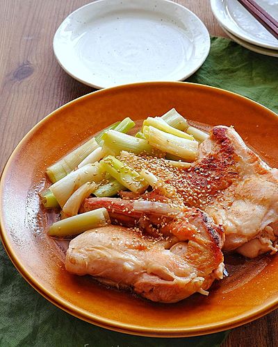 じゅんわり味染み！長ねぎと鶏肉の白だし煮﻿