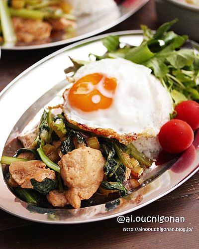 鶏むね肉と小松菜のオイマヨ炒めでカフェ風プレート