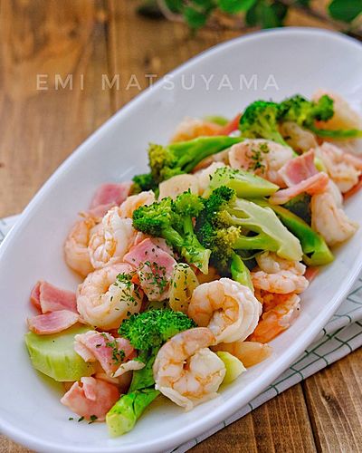 レンジで！＊ブロッコリーとむき海老とベーコンのガリバタレモン