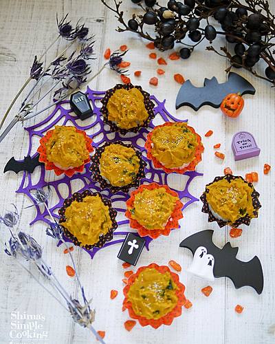 全ての工程は電子レンジでチン！クリーミィーなかぼちゃクリームをまとったもち米おはぎの中にはクリームチーズが！