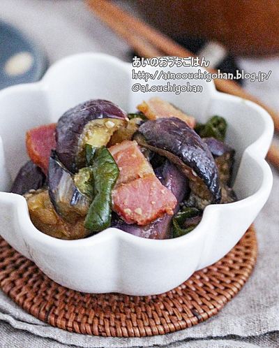 【火を使わない】電子レンジで作る簡単副菜♡なすとベーコンの味噌煮♡
