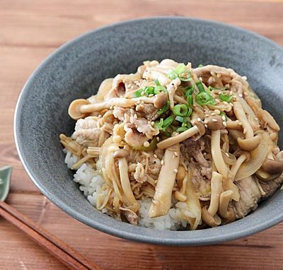 しめじと豚肉のもろみ酢炒め丼