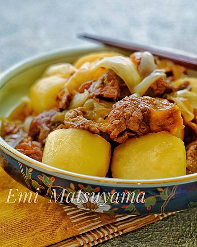 圧力鍋で！＊牛すじと新玉ねぎのオイスター肉じゃが＊