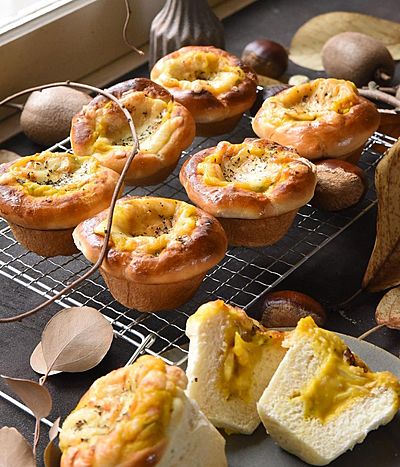 とろーりカボチャのグラタンパン