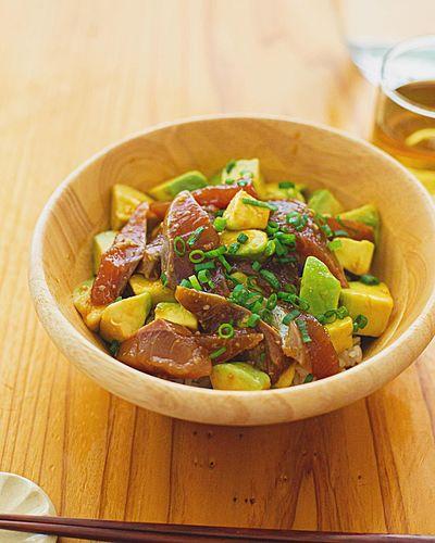 パックのお刺身でポキ丼