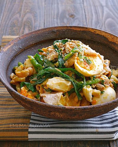 ニラと茹で豚とゆで卵のオイぽんマヨ和え