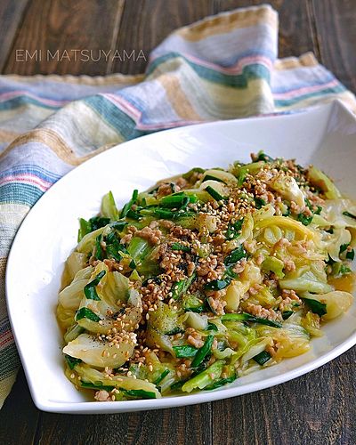 きゃべつとニラとひき肉のスタミナとろみ炒め﻿