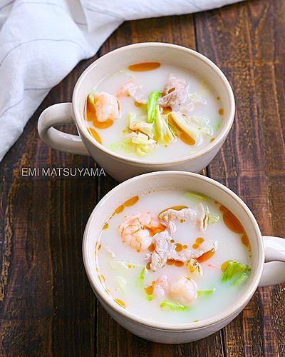 豚バラとむき海老とキャベツのちゃんぽん風スープ