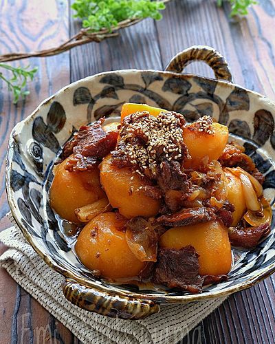 圧力鍋でトロトロ！スタミナ牛すじ肉じゃが