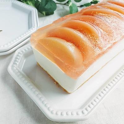 桃のレアチーズケーキ