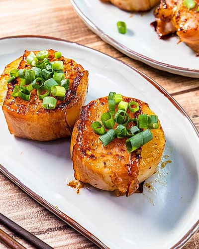 巻いて焼くだけ♪『大根のベーコン巻ステーキ』