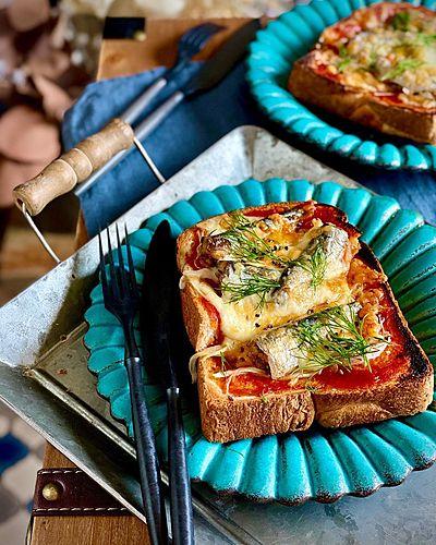 オイルサーディンピザトースト