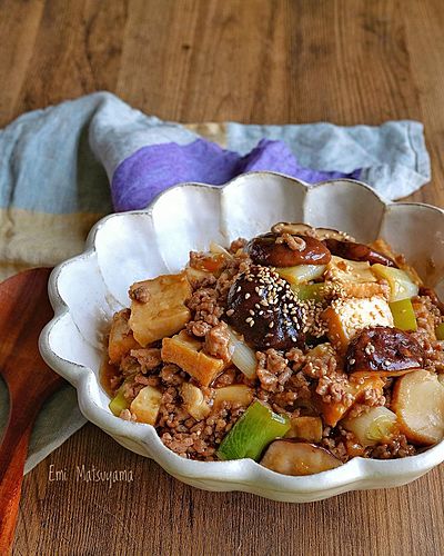 長ねぎと椎茸と絹厚揚げのひき肉あん﻿