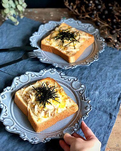 ツナメルトトースト