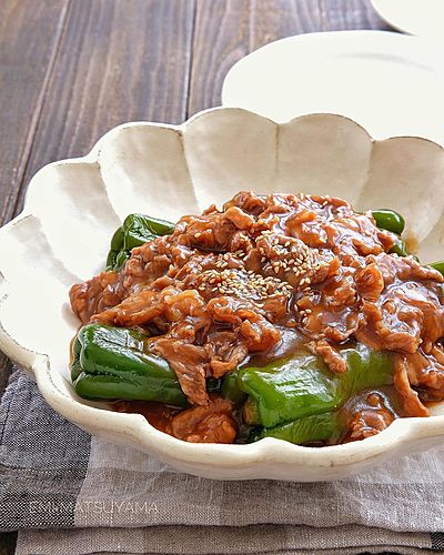 丸ごとピーマンの牛肉あんかけ