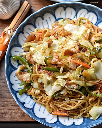 焦がしにんにくのレモン醤油焼きそば