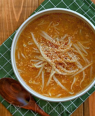 ラーメンにしても◎もやしたっぷり本格味噌ラーメン風スープ