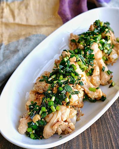 柔らか茹で手羽元絶品スタミナニラだれ和え﻿