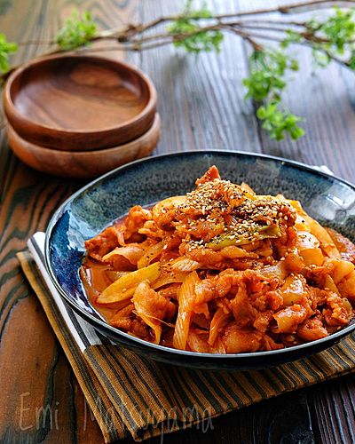 レンジで出来ちゃう！チェユクポックム(豚肉のコチュジャン炒め)