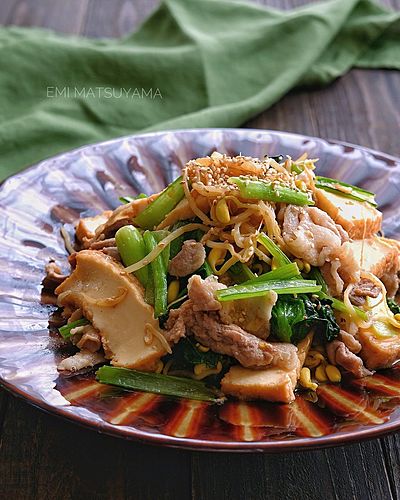 絹揚げと豚こまと豆もやしと小松菜のプルコギ風炒め﻿