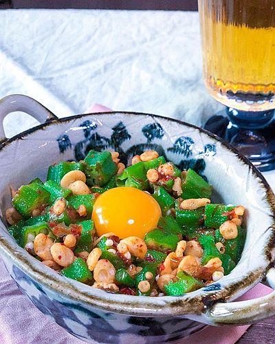 5分でできちゃう超カンタンオクラと揚げ玉の卵黄乗せ