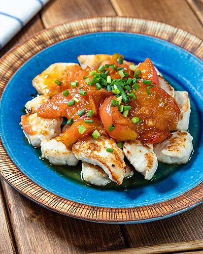 焼きトマトが甘い『鶏むね肉の焼きトマトのせ』