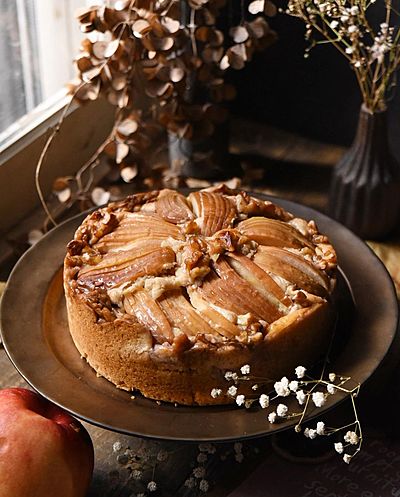 混ぜて乗せて焼くだけ！ りんごたっぷりケーキ