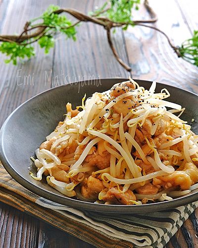 さっぱりコクうま！鶏肉ともやしの旨レモン和え﻿