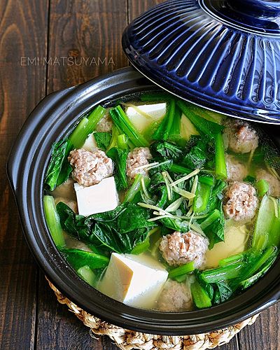 小松菜と豚団子の生姜鍋﻿