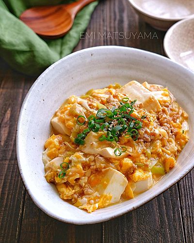 ひき肉と豆腐とねぎと卵のコク旨とろみ煮﻿