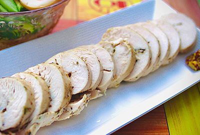 糖質制限&家計の強い味方、鶏むね肉のレシピの代表選手「鶏ハム」