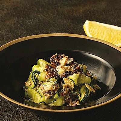 鯖とズッキーニの粉チーズサラダ