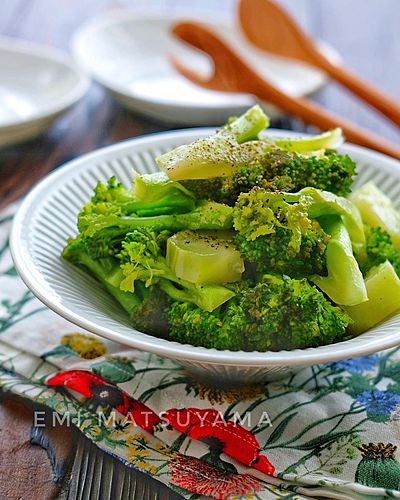 ブロッコリーのオリーブオイル蒸し