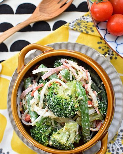 ブロッコリーとカニカマのハニマス和え