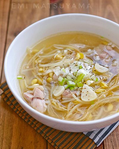 具沢山＊豆もやしと鶏肉のにんにくスープ＊