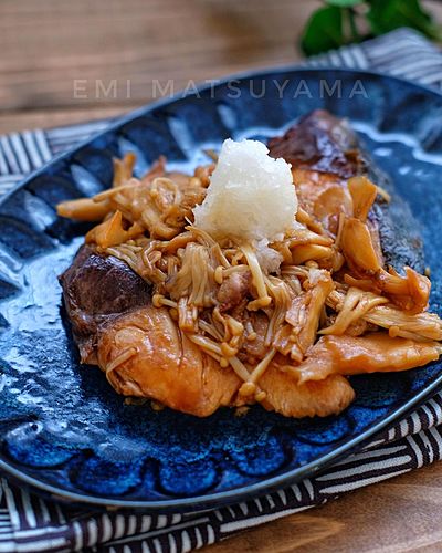 簡単絶品魚料理＊ぶりときのこのオイバター酢ソテー＊