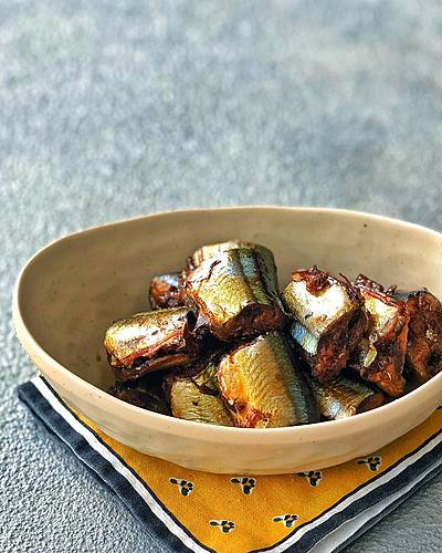ぽん酢で簡単！圧力鍋不要で骨まで食べれます！＊秋刀魚の甘露煮