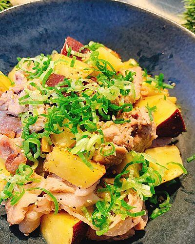 さつまいもと豚肉の粗挽き塩胡椒炒め