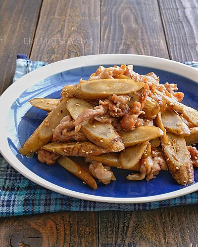 新ごぼうと豚こまの甘辛ごま炒め