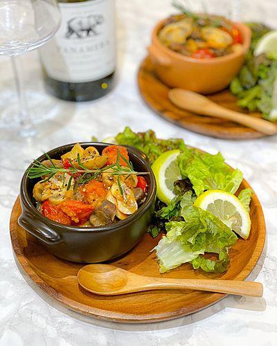 砂肝とトマトの白ワイン煮