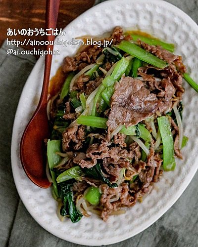 【味付け簡単】めんつゆとオイスターソースで味決まる！牛肉と小松菜の中華炒め