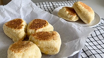 材料2つ！フライパンで作れる！サクサクしっとりのスコーン
