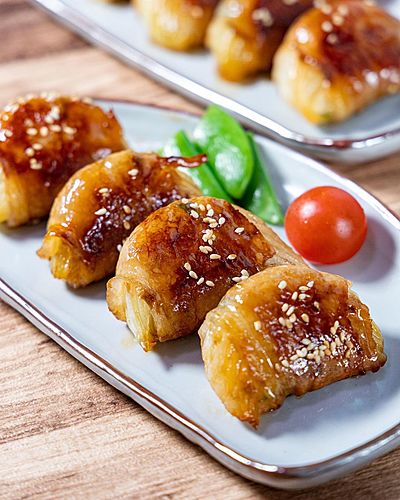 新玉ねぎの甘みがたまらない！『新玉ねぎの肉巻き』